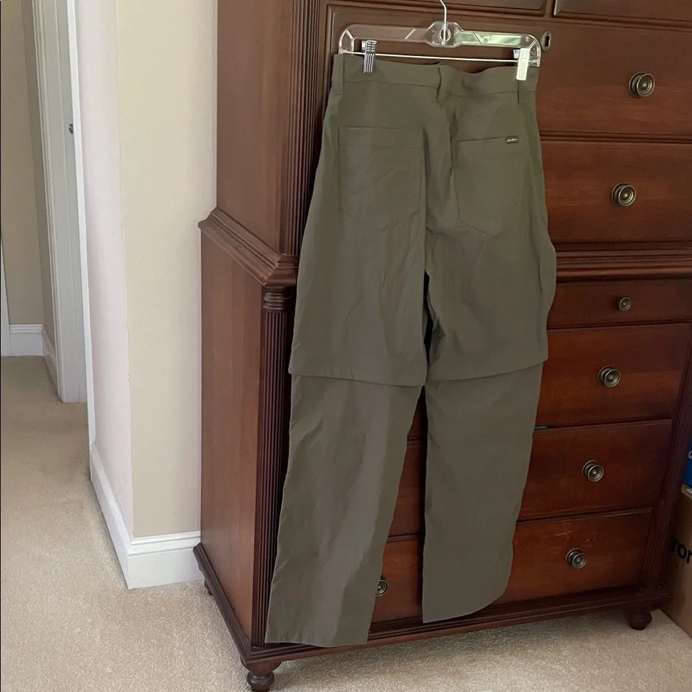 Eddie Bauer Men's Khaki pants/shorts - Picture 5 of 6